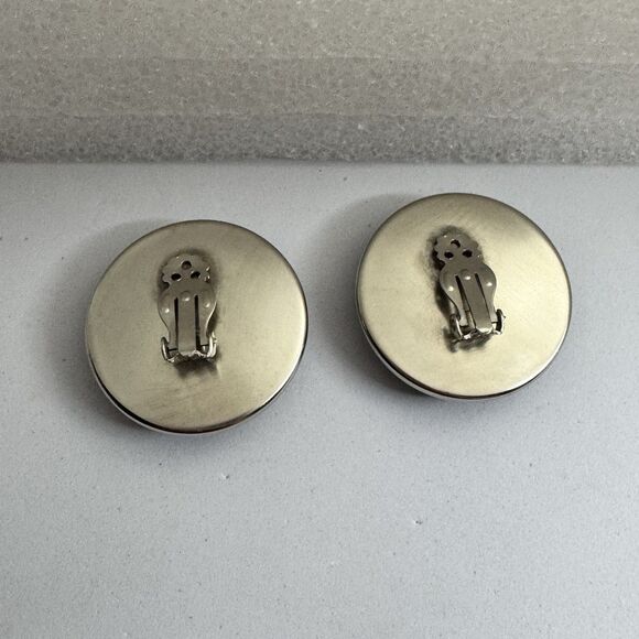 Vintage Black & Silver Tone Button Clip On Earrings Classic Minimalist Style - Picture 3 of 3